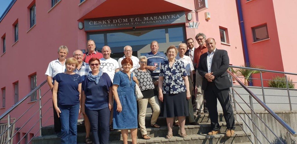 41716466_2076749272387896_209783258051772416_o