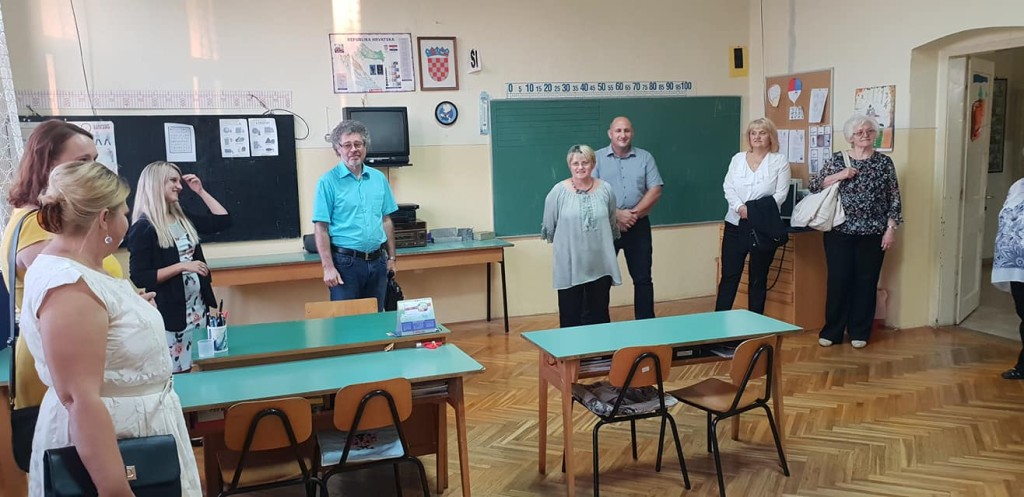 41880609_2079437995452357_8842615936159580160_o