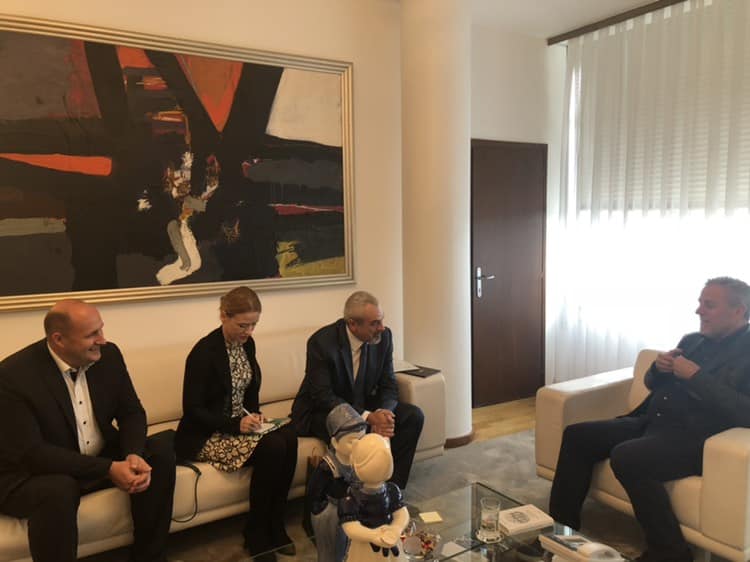 42447764_2089332251129598_5488691217552113664_n