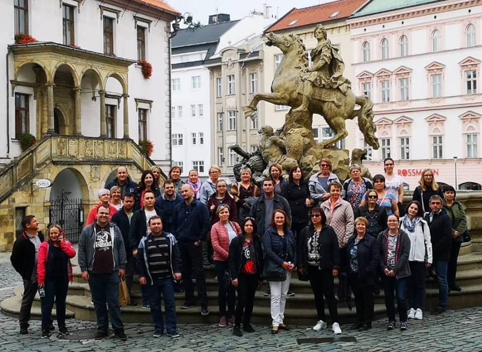 43287847_2106372439425579_3764504908997328896_n