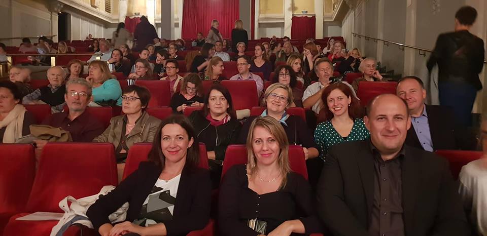 43496513_2109244052471751_2618503945324068864_n