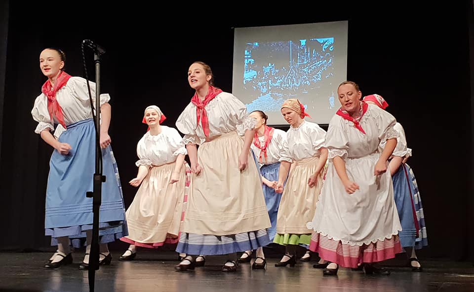 50259512_2256580731071415_2856280030684643328_n