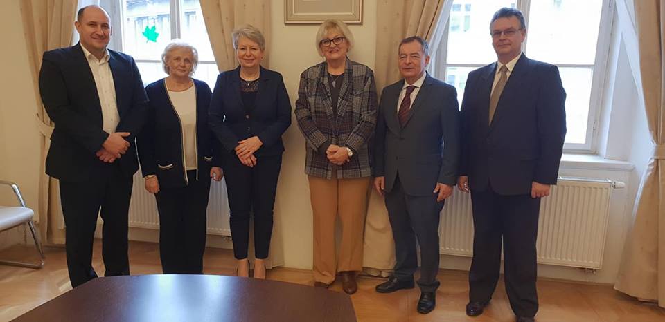 51783717_2293395577389930_5080846663631765504_n