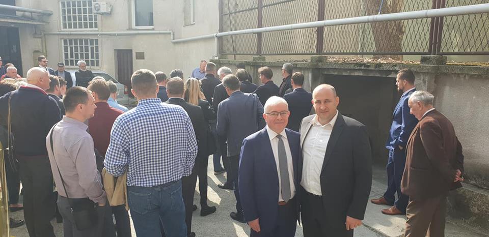 56389493_2363297677066386_3314833764525277184_n