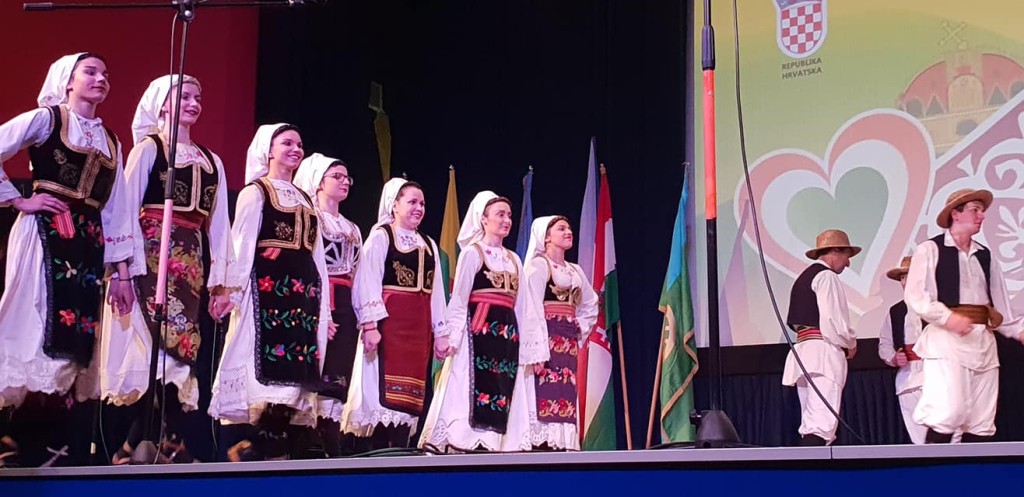 57049140_2380474455348708_5501745117813276672_o