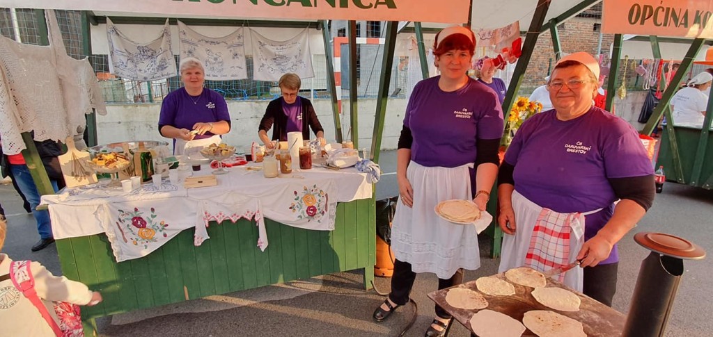 71102741_2634455353283949_400275086378008576_o