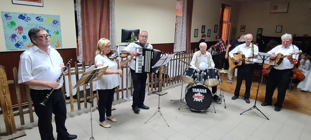 242142883_4607040912692040_1467538668678121519_n