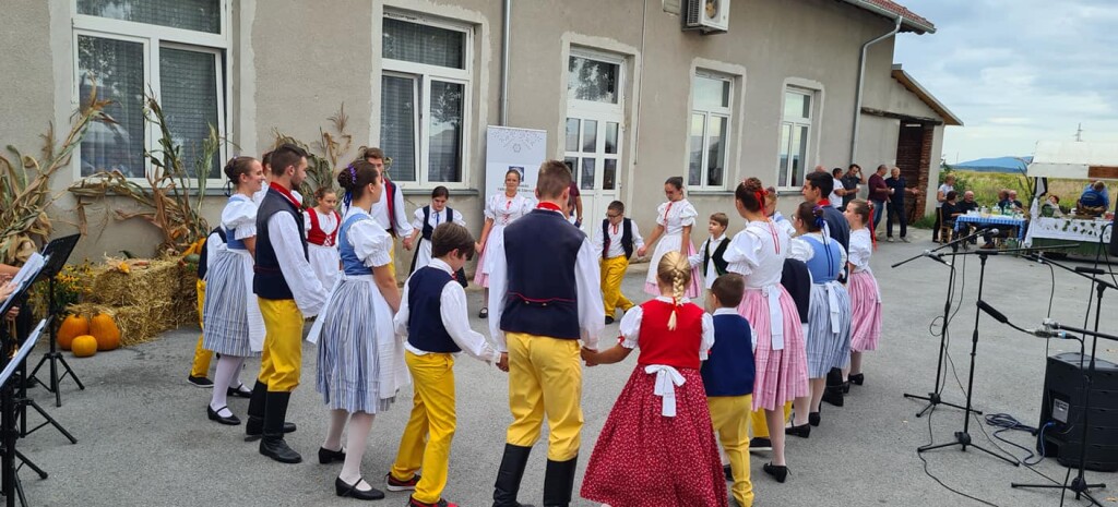 242298271_4613066738756124_4471151348049908110_n