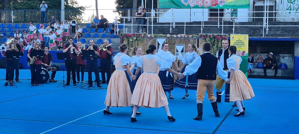 241829536_4590974217632043_2630511495044580654_n