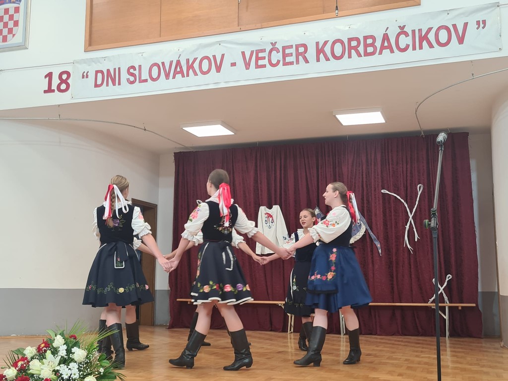 299209749_5647813511948103_6982573762758568348_n