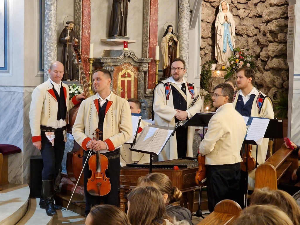 317482510_5982389175157200_7138021990620063348_n