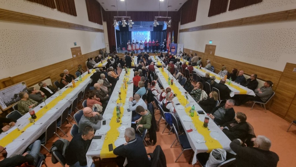 334975721_3014998135473392_6194157378194249815_n