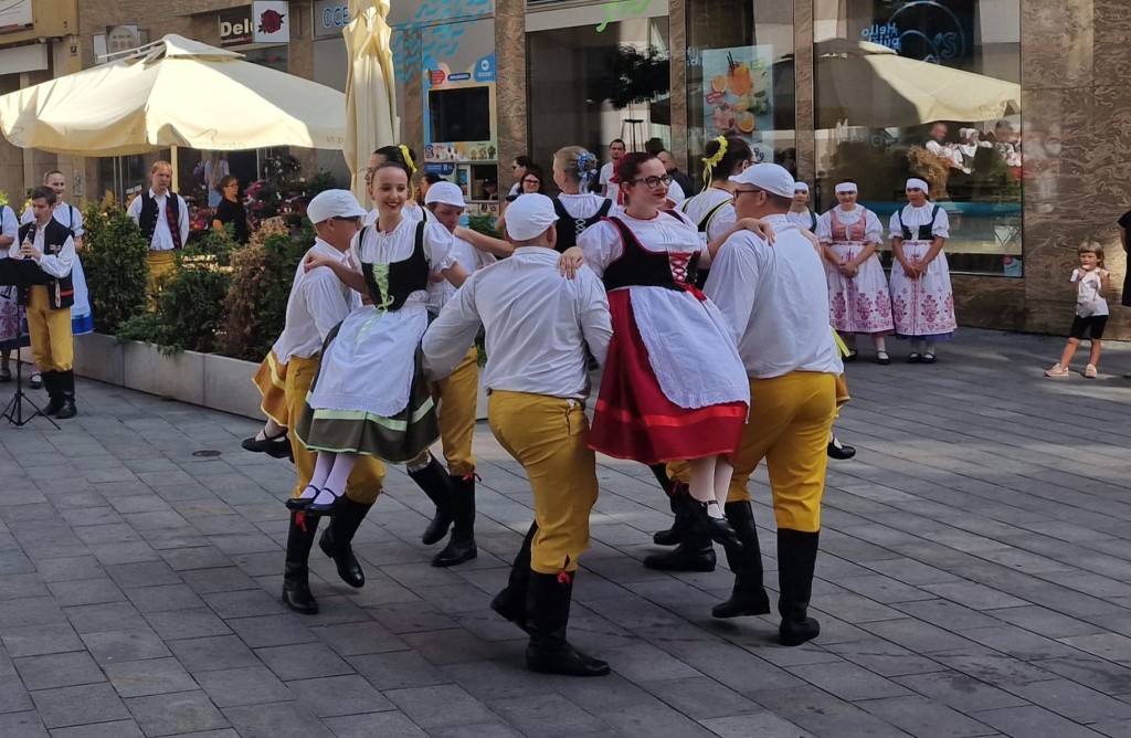 373065052_6840131252716317_770146165284750013_n