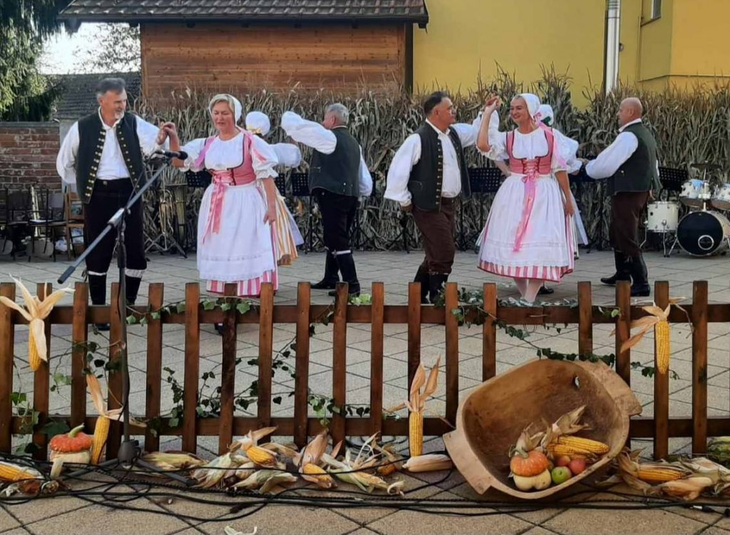 376860473_6866772593385516_2160113386427460077_n