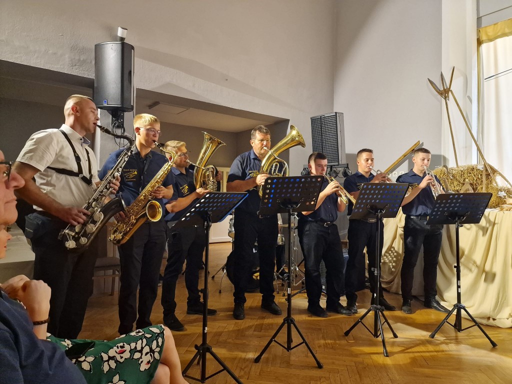 379104863_6893851597344282_3269043599532706352_n