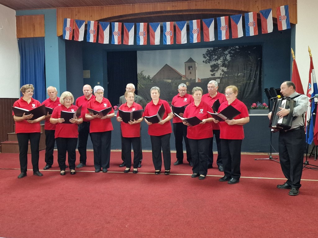 395394788_7054651137930993_1733867582340411358_n