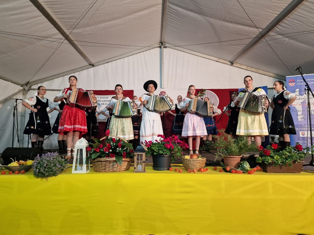 398737867_7081200461942727_7614840874382775607_n