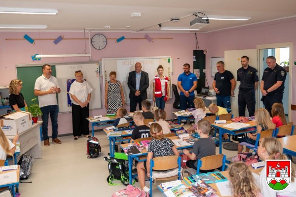 U Osnovnoj školi Vladimira Nazora Daruvar i Češkoj osnovnoj školi Jana Amosa Komenskog Daruvar i ove je godine provedena tradicionalna aktivnost usmjerena na povećanje sigurnosti djece u prometu