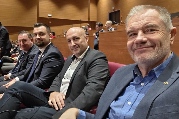 U Hrvatskom saboru, na prijedlog Kluba zastupnika nacionalnih manjina, naš kolega Armin Hodžić izabran za potpredsjednika Hrvatskoga sabora